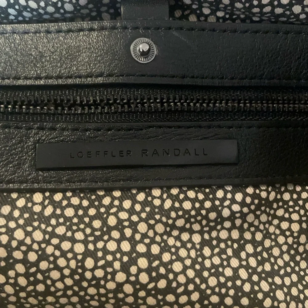 👜 Loeffler Randall Woven Tote – Black/White/Blue – Genuine Leather Trim - Picture 4 of 5